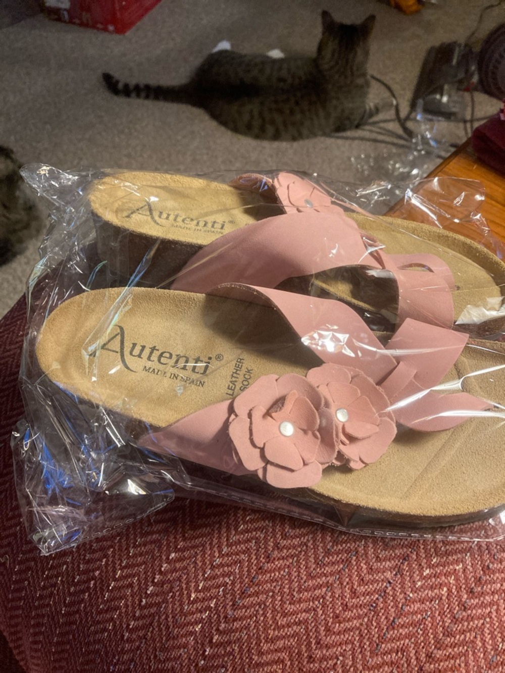 Autenti Women's Pink Floral Wedge Sandals
